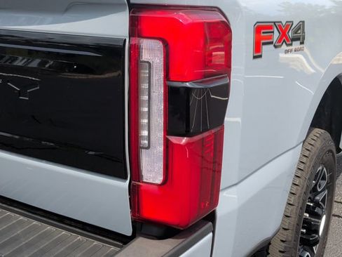 Used 2026 Ford F250 Platinum AWD/4WD image 11