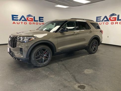 New 2026 Ford Explorer ST-Line w/ ST-Line Street Pack AWD/4WD image 6