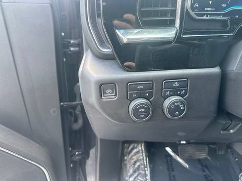 Used 2023 Chevrolet Silverado 1500 LT AWD/4WD image 18