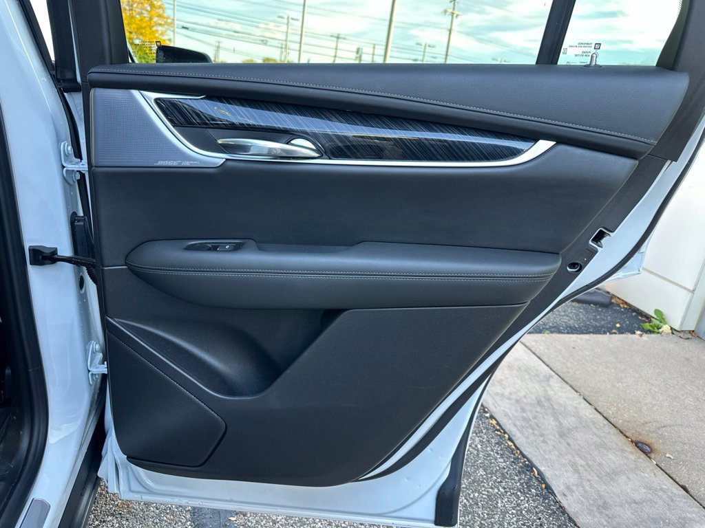 Used 2025 Cadillac XT6 Premium Luxury w/ LPO, Floor Liner Package AWD/4WD image 31