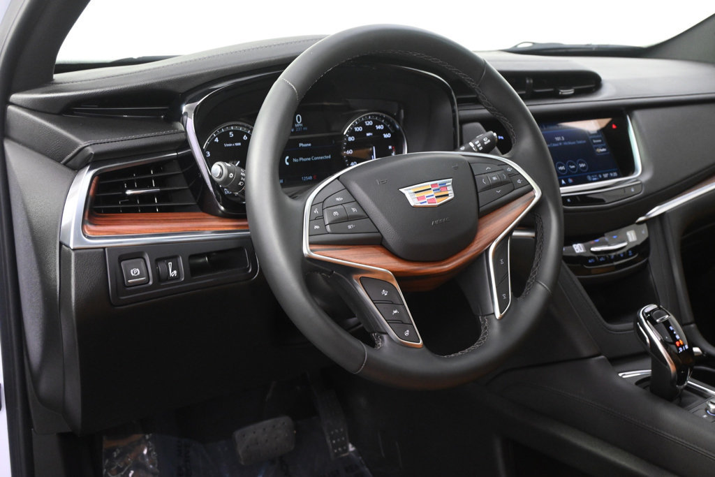 Used 2025 Cadillac XT5 Premium Luxury FWD image 12