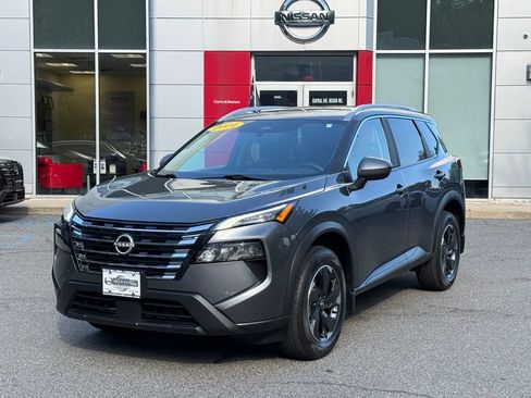 Used 2024 Nissan Rogue SV w/ SV Premium Package AWD/4WD image 1