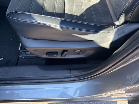 Used 2024 Mitsubishi Outlander SE image 13