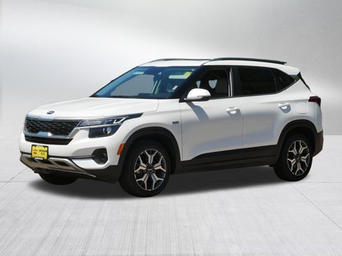 Certified 2021 Kia Seltos EX AWD/4WD image 3