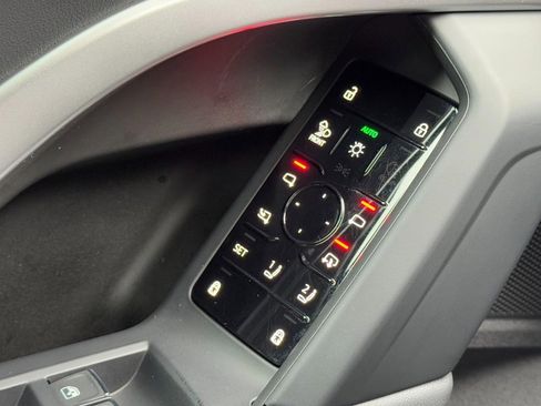 Used 2025 Audi Q5 Premium Plus w/ Premium Plus image 23