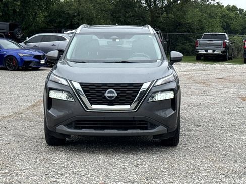 Used 2023 Nissan Rogue SV w/ SV Premium B Package FWD image 2