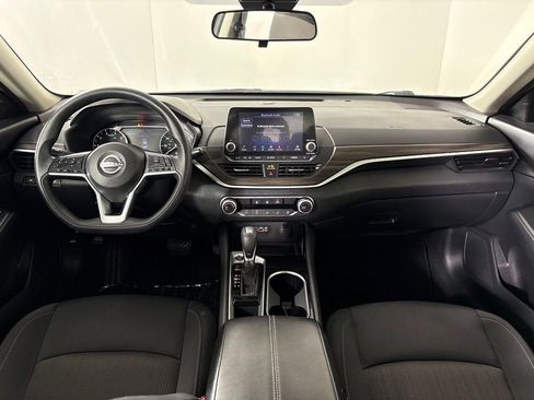 Used 2024 Nissan Altima 2.5 SV FWD image 73