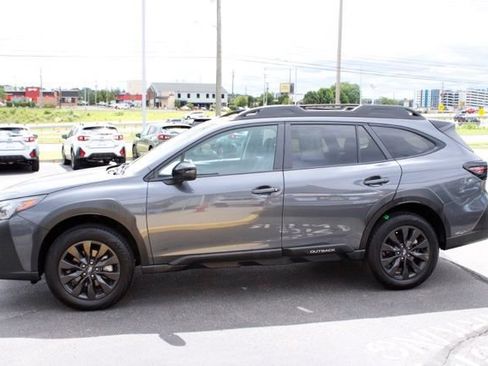 Used 2025 Subaru Outback Onyx Edition AWD/4WD image 6