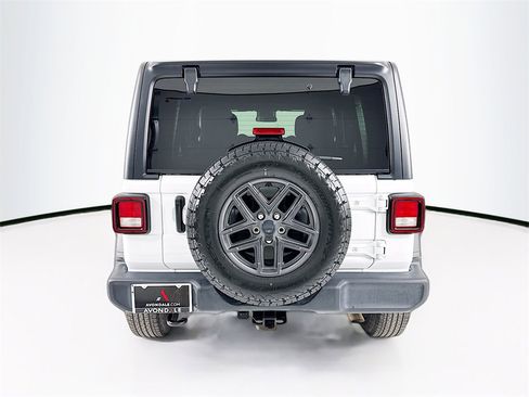 Used 2024 Jeep Wrangler Sport S image 10
