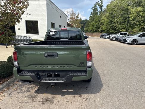 Used 2022 Toyota Tacoma TRD Sport w/ TRD Premium Sport Package AWD/4WD image 42