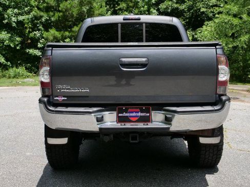 Used 2014 Toyota Tacoma PreRunner w/ SR5 Package RWD image 20