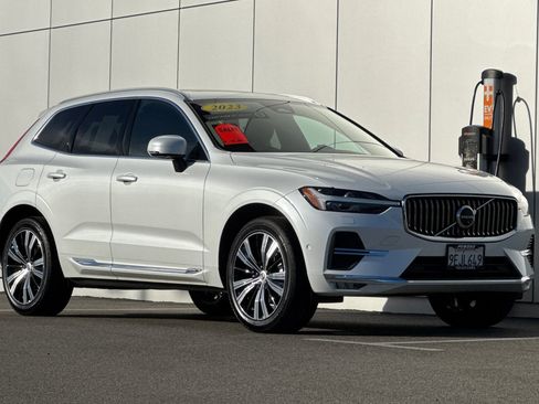 Used 2023 Volvo XC60 B5 Plus w/ Protection Package Premier image 7