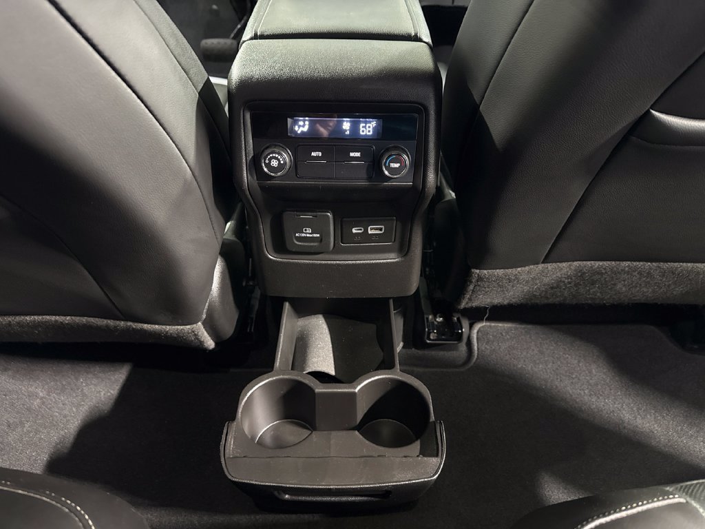 Used 2023 GMC Acadia SLT w/ Elevation Edition FWD image 16