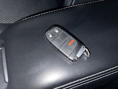 Used 2018 Dodge Journey Crossroad w/ Driver Convenience Group image 34