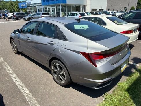 Used 2023 Hyundai Elantra SEL w/ Convenience Package FWD image 6