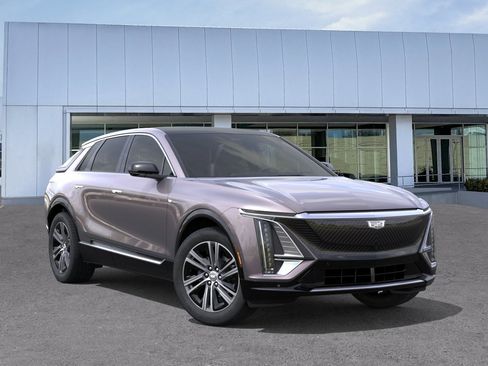 New 2026 Cadillac Lyriq Luxury RWD image 8