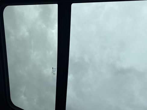 Used 2022 Chevrolet Suburban RST w/ Sport Performance Package image 36