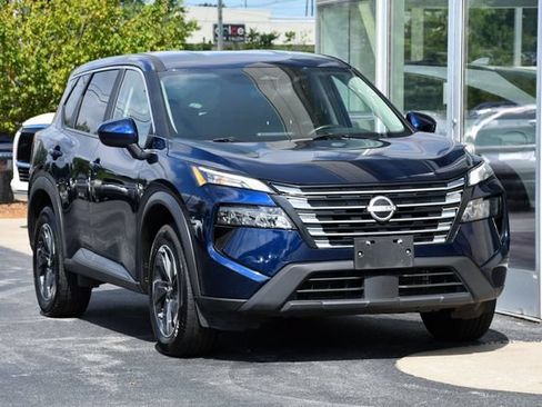 Used 2025 Nissan Rogue SV AWD/4WD image 5