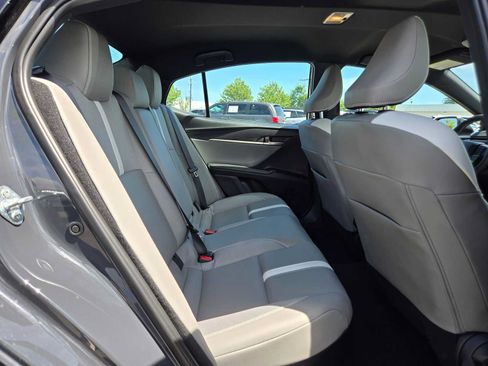 Used 2025 Toyota Camry SE AWD/4WD image 13
