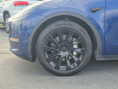 Used 2022 Tesla Model Y Long Range AWD/4WD image 13