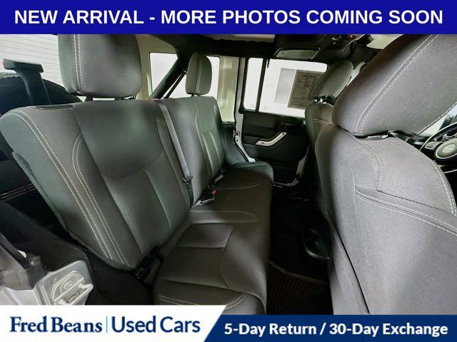 Used 2018 Jeep Wrangler Unlimited Rubicon w/ Cold Weather Group AWD/4WD image 31