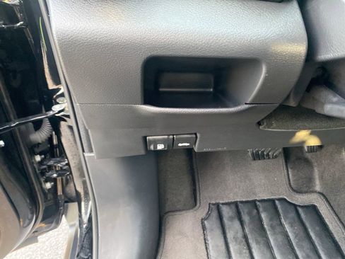 Used 2024 Nissan Kicks SV image 16