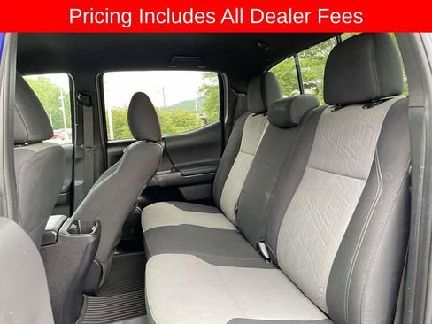 Used 2023 Toyota Tacoma TRD Sport AWD/4WD image 18