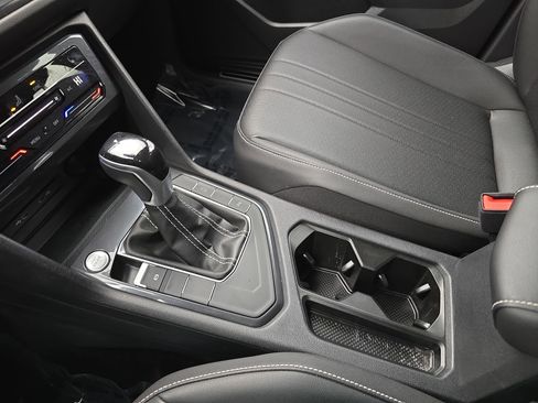 Certified 2023 Volkswagen Tiguan SE R-Line image 25