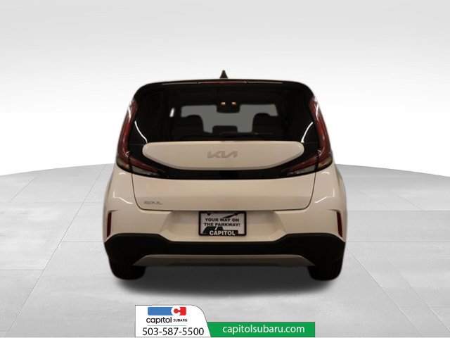 Used 2023 Kia Soul LX w/ LX Technology Package FWD image 3