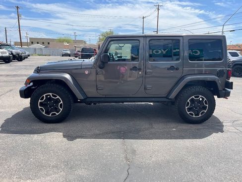 Used 2016 Jeep Wrangler Unlimited Rubicon AWD/4WD image 9