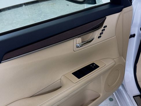 Used 2014 Lexus ES 350 w/ Luxury Package image 20