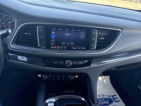 Used 2024 Buick Enclave Premium image 13