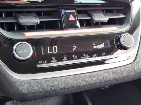 Certified 2025 Toyota Corolla LE image 14