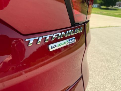 Used 2019 Ford Escape Titanium AWD/4WD image 9