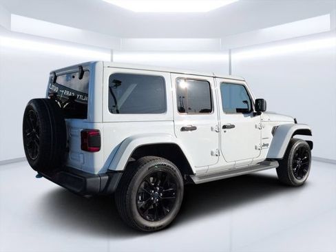 Used 2024 Jeep Wrangler Unlimited Sahara AWD/4WD image 3