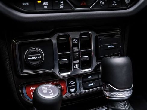 Used 2025 Jeep Wrangler Unlimited Rubicon 392 image 74