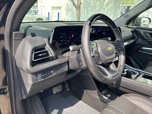 Used 2025 Chevrolet Traverse High Country AWD/4WD image 13