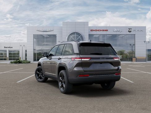 New 2025 Jeep Grand Cherokee Altitude image 3