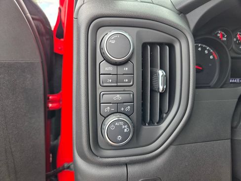 Used 2026 Chevrolet Silverado 1500 Custom Trail Boss w/ LPO, Dark Essentials Package AWD/4WD image 24