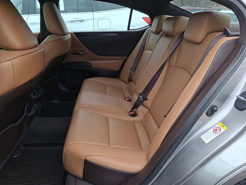 Used 2019 Lexus ES 350 image 8