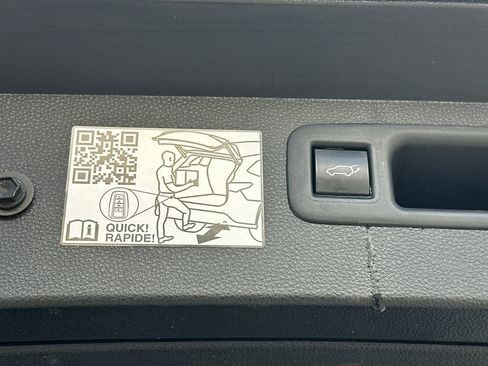 Used 2022 Toyota Highlander Bronze Edition image 7