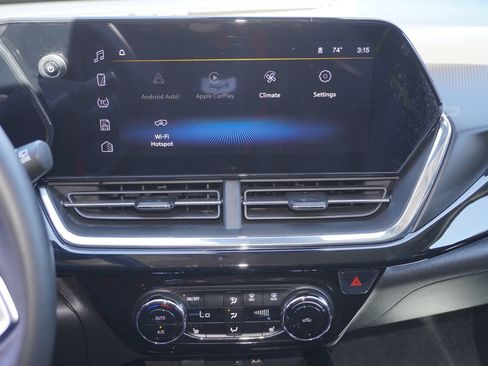 Used 2026 Chevrolet Trax ACTIV w/ Driver Confidence Package FWD image 17