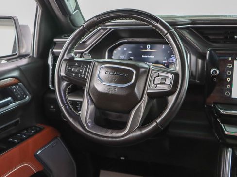 Used 2025 GMC Sierra 1500 Denali Ultimate image 13