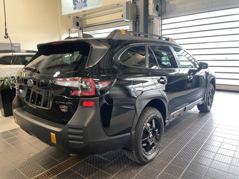 Used 2022 Subaru Outback Wilderness w/ Wilderness Package image 19