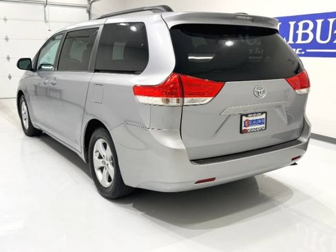 Used 2012 Toyota Sienna LE w/ Towing Pkg FWD image 6