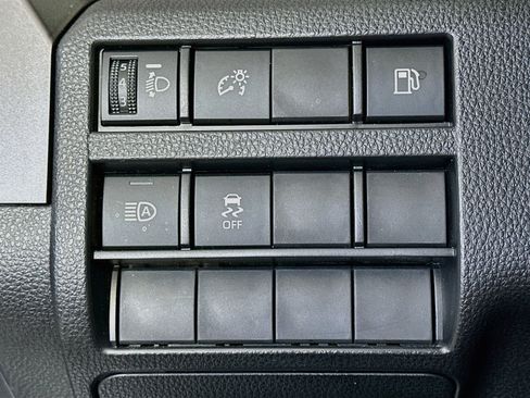 Used 2026 Toyota 4Runner SR5 AWD/4WD image 17