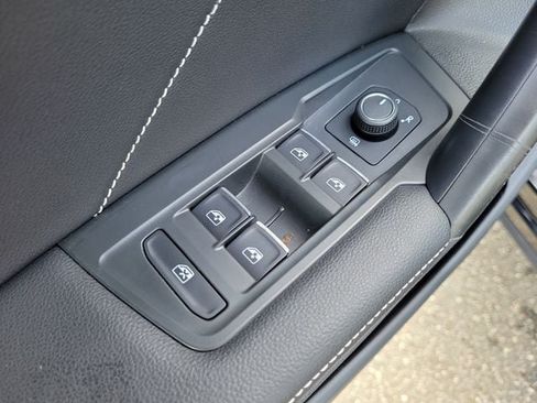 Certified 2024 Volkswagen Tiguan SE AWD/4WD image 16
