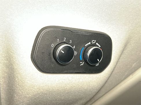 Used 2020 Ford Transit 150 XLT image 30