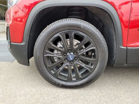Used 2022 GMC Acadia SLE w/ Driver Convenience Package FWD image 36