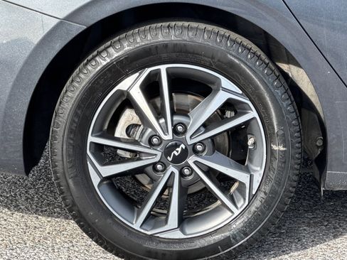 Used 2022 Kia Forte LXS image 11